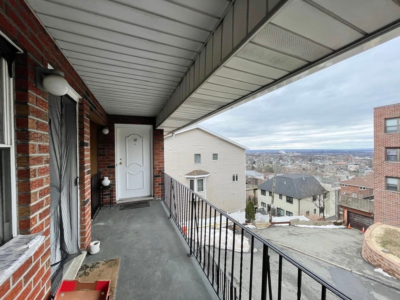 Building Photo - 202 12th St