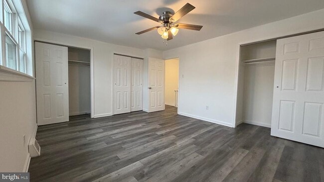 Building Photo - 12611 Biscayne Dr