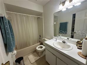 Building Photo - 746 Maderia Ct