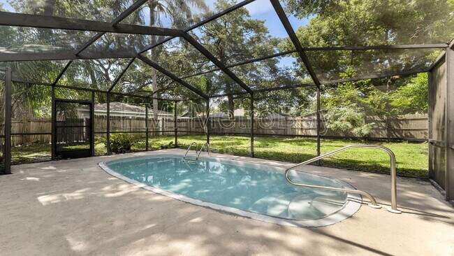 Building Photo - 309 W South Ave