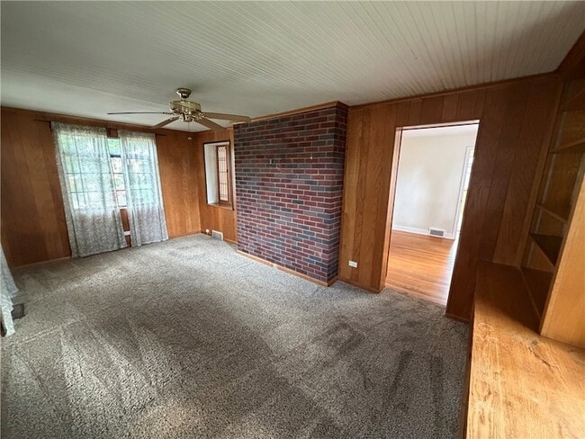 Building Photo - 218 Jackson Cir