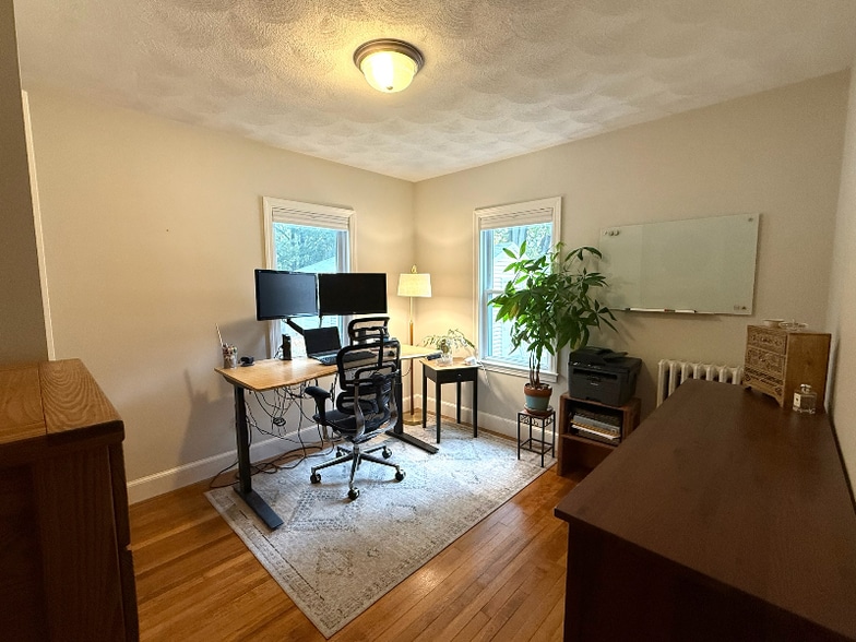 Building Photo - 37 Lindale Ave