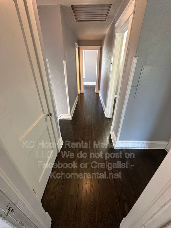 Building Photo - 5105 Walnut St