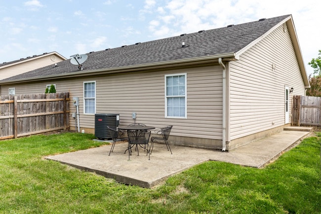 Building Photo - 300 Elkchester Cir