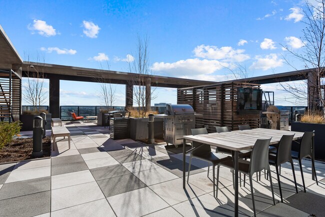 Building Photo - 1314 W Randolph St