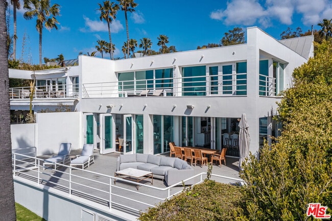 Building Photo - 27420 Pacific Coast Hwy