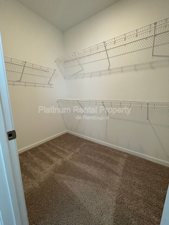 Building Photo - 5221 Riden Ct