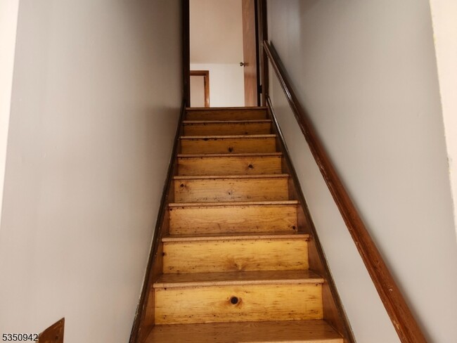 Building Photo - 41 Bayliss St