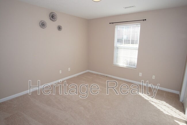 Building Photo - 4820 Poplar Crest Way