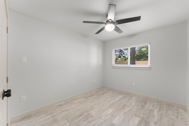 Building Photo - 5 Canyon Oak Pl