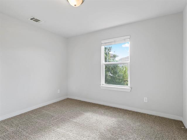 Building Photo - 9941 Ironhorse Dr