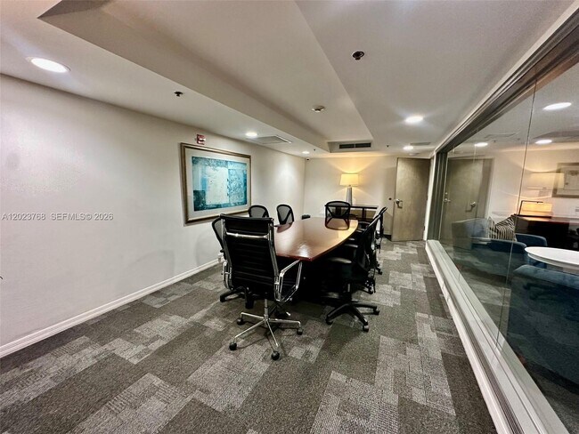 Building Photo - 1155 Brickell Bay Dr