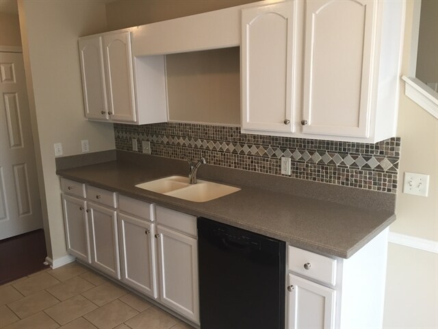 Building Photo - 319 Laurel Hill Cir