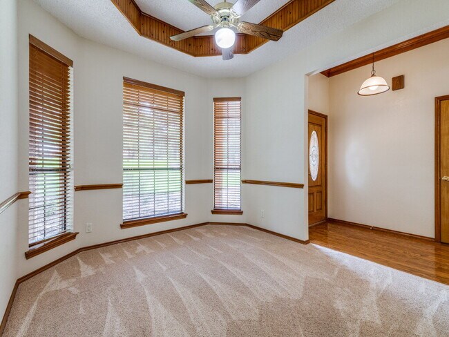 Building Photo - 119 Deer Creek Dr