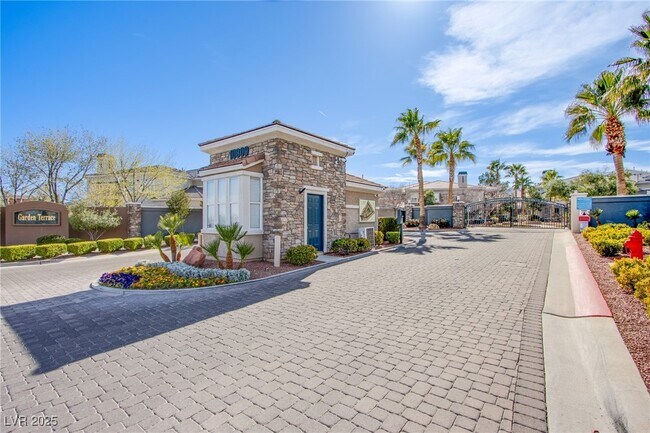 Building Photo - 10809 Garden Mist Dr