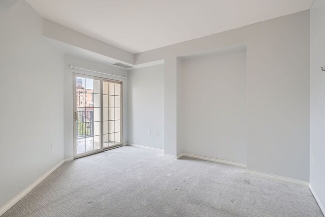 Building Photo - 300 W 11th Ave