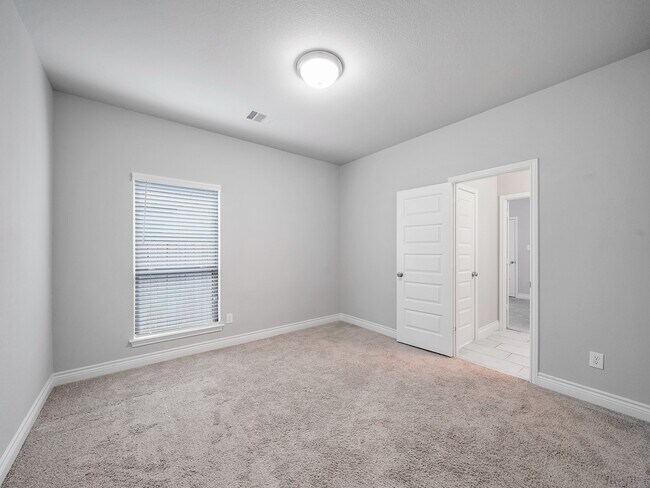 Building Photo - 15039 Montezuma Quail Dr