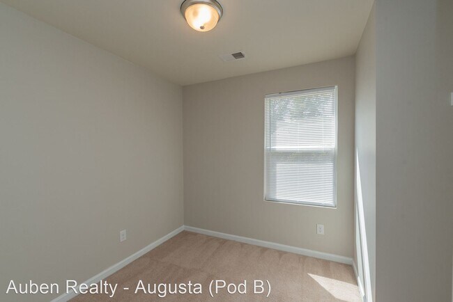 Building Photo - 3 br, 1.5 bath House - 4010 Rambling Way