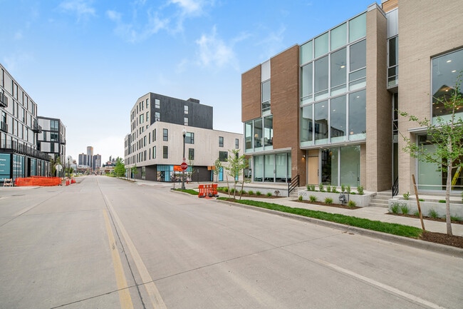 Building Photo - 2805 Brush St