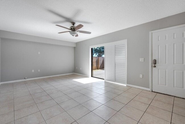 Building Photo - 117 1st Way