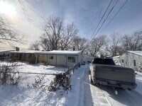 Building Photo - 4 bedroom 1 bath market rent and section 8