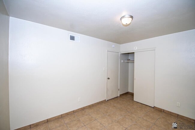 Building Photo - 2257 W 18th St