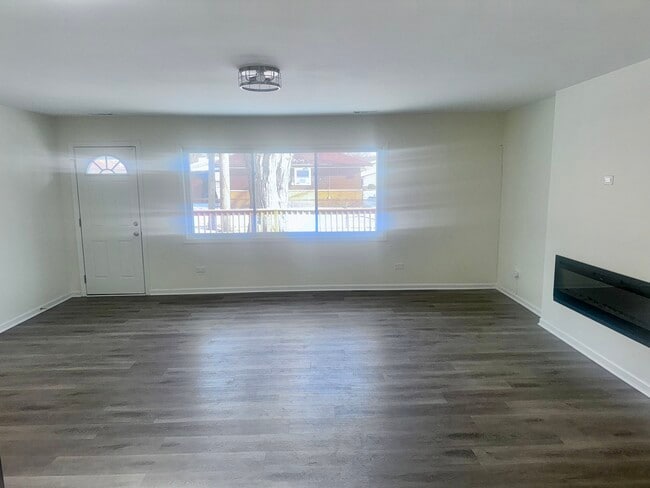 Building Photo - 15119 Meadow Ln