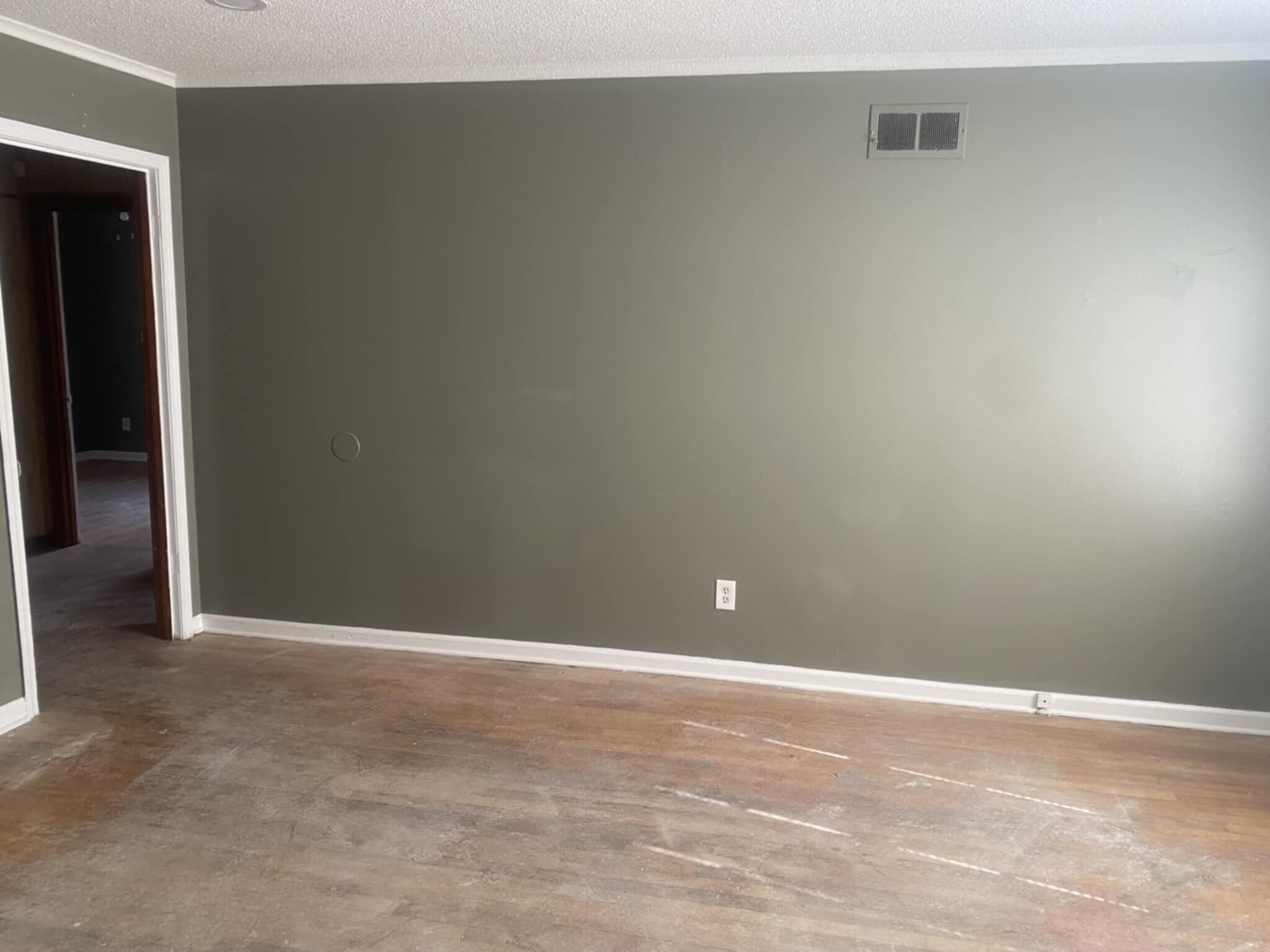Building Photo - 3064 Cromwell Ave