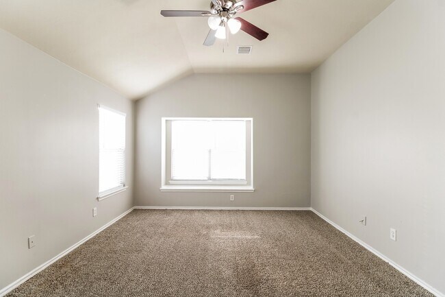 Building Photo - 21554 Kings Bend Dr