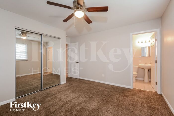 Building Photo - 1224 Yorktown Dr