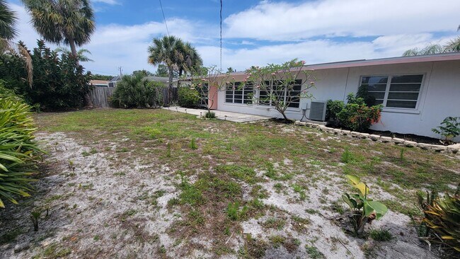 Building Photo - Beach Bungalow on Venice Island ~ Coming J...