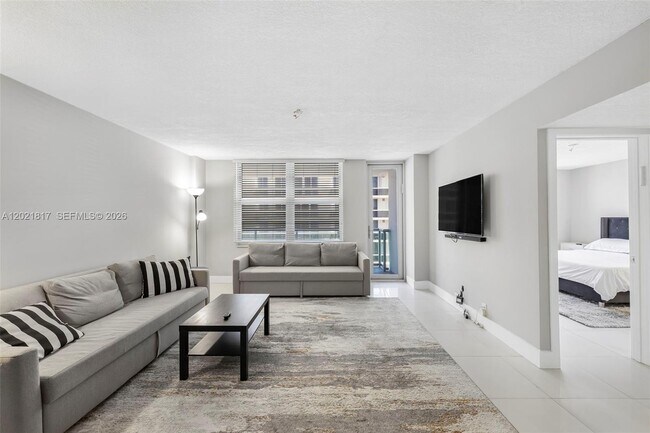 Building Photo - 9511 Collins Ave