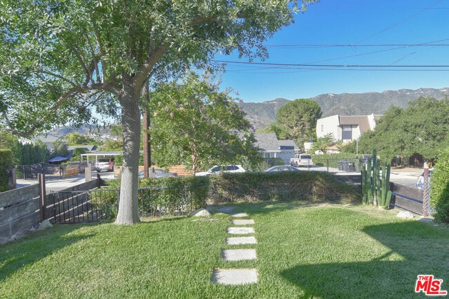 Building Photo - 2657-2657 Piedmont Ave