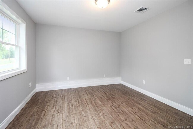 Building Photo - 35 Ringgold St