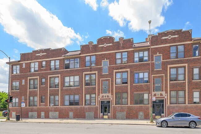 Interior Photo - 6516 S Stony Island Ave