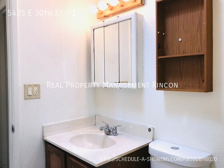 Building Photo - 5425 E 30th St