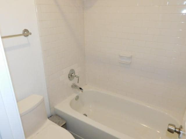 Building Photo - 4115 Pine Heights Dr NE