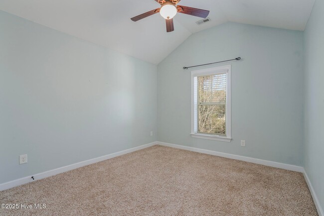 Building Photo - 402 Marsh Island Dr