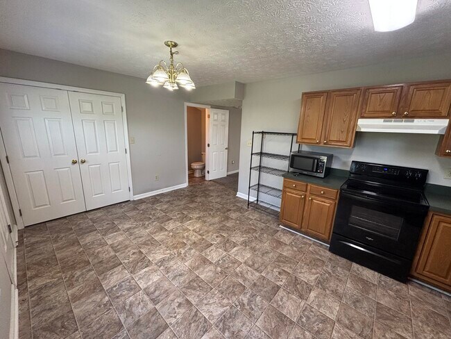 Building Photo - 2724 Hayden Park Ln