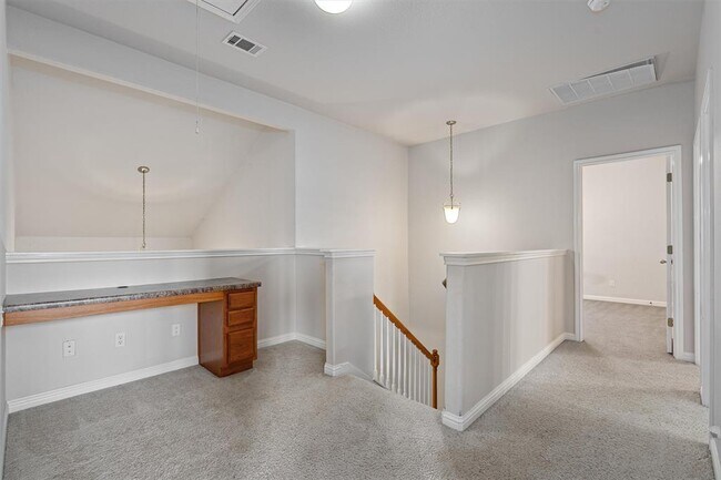 Building Photo - 404 Arrowhead Trail