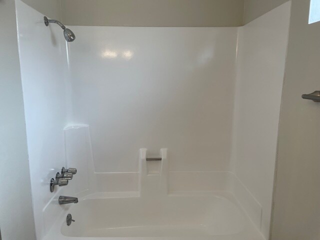 Bath - 14970 Victory Blvd