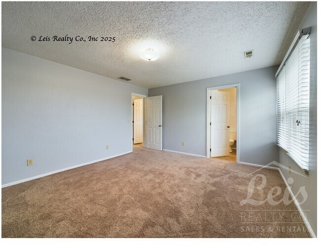 Building Photo - 1355 Mar Del Dr