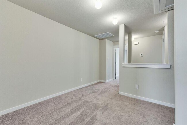 Building Photo - 603B Pearly Eye Dr