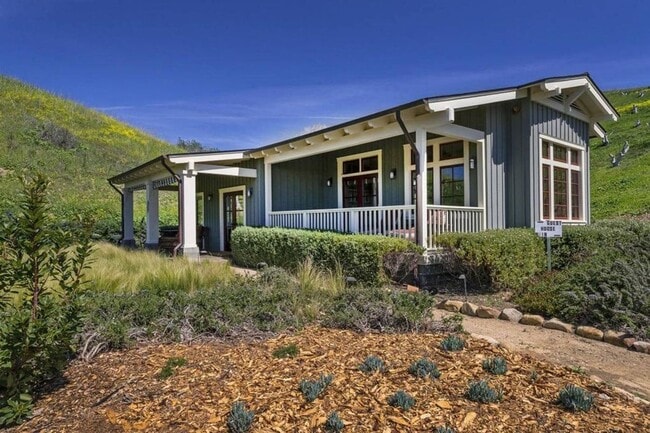 Primary Photo - Guest House