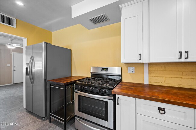 Building Photo - 4019 N 22nd Ave