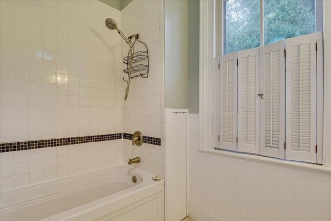 Building Photo - 1841 Ohio Ave