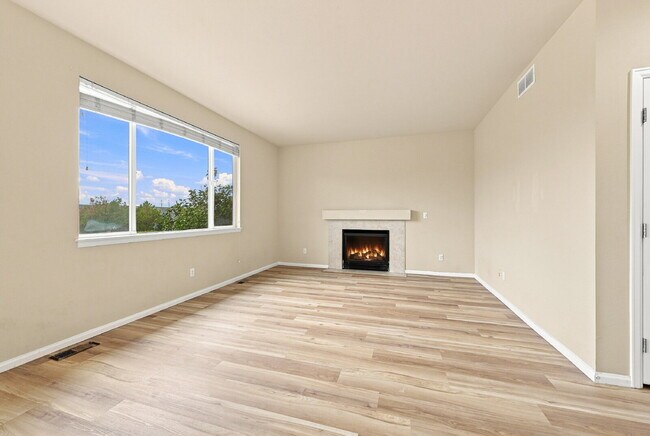 Building Photo - 15830 Abbeylara Ln