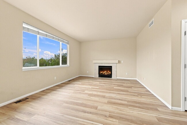Building Photo - $3,245.95 with $300 Off The First Month's Rent, 5 Beds - 3.5 Baths, Single Family Home in Parker ...