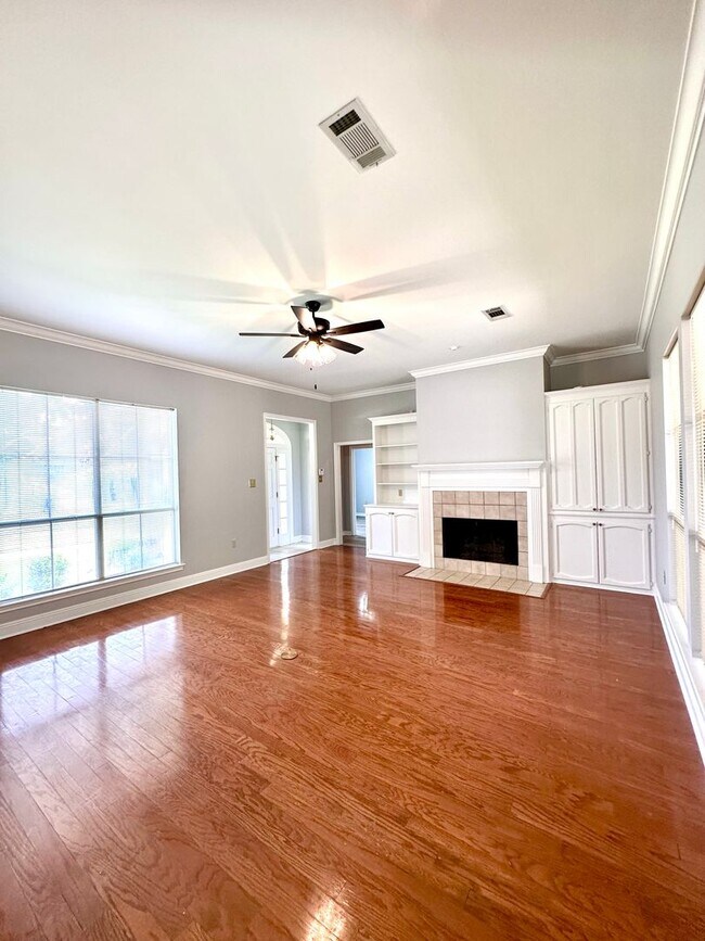 Building Photo - 11821 Thornberry Ln