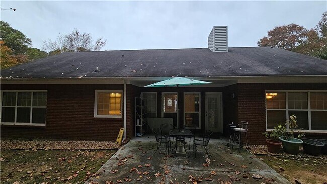 Building Photo - 3351 Governors Ct